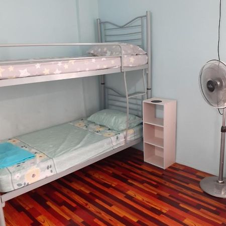 Homestay Idaman Tun Hussein - Harga Untuk 1 Rumah ,1 Bilik ,1 Bilik Air 4 Single Bed - Not Sharing Перай Екстериор снимка