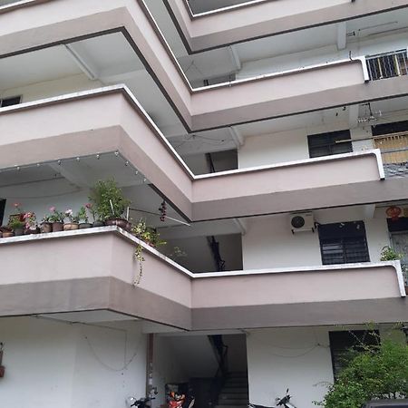 Homestay Idaman Tun Hussein - Harga Untuk 1 Rumah ,1 Bilik ,1 Bilik Air 4 Single Bed - Not Sharing Перай Екстериор снимка