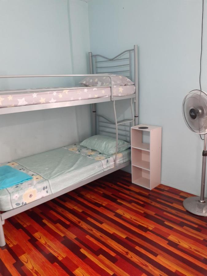 Homestay Idaman Tun Hussein - Harga Untuk 1 Rumah ,1 Bilik ,1 Bilik Air 4 Single Bed - Not Sharing Перай Екстериор снимка