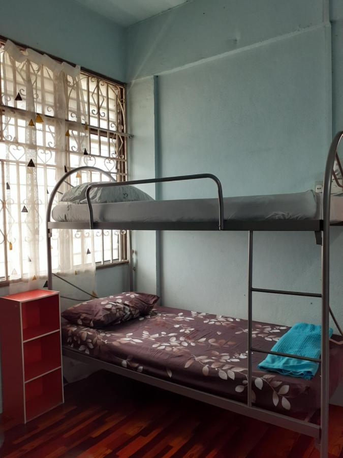 Homestay Idaman Tun Hussein - Harga Untuk 1 Rumah ,1 Bilik ,1 Bilik Air 4 Single Bed - Not Sharing Перай Екстериор снимка