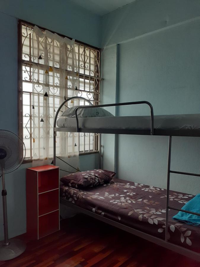 Homestay Idaman Tun Hussein - Harga Untuk 1 Rumah ,1 Bilik ,1 Bilik Air 4 Single Bed - Not Sharing Перай Екстериор снимка