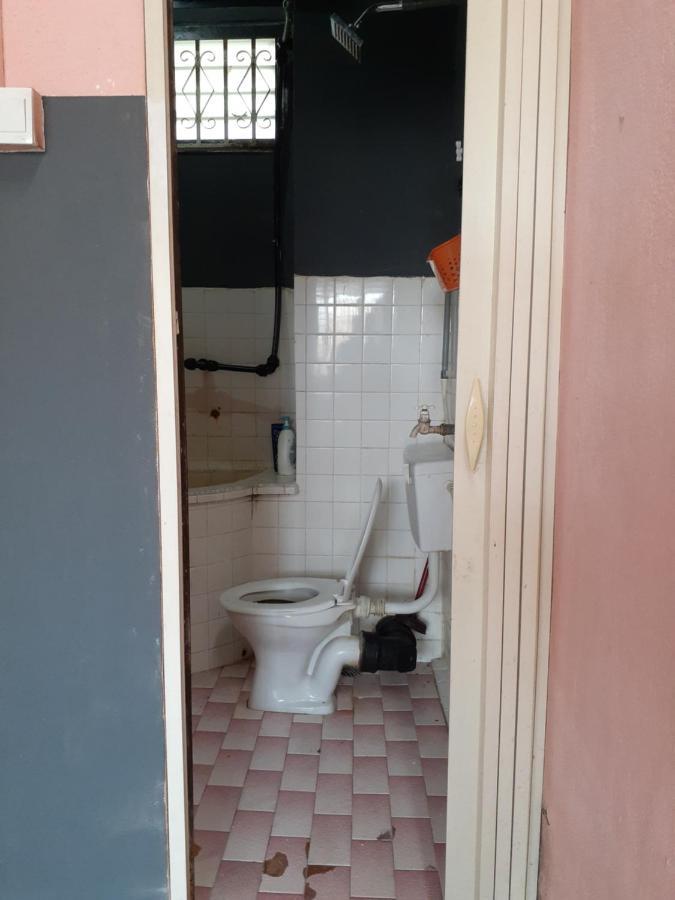 Homestay Idaman Tun Hussein - Harga Untuk 1 Rumah ,1 Bilik ,1 Bilik Air 4 Single Bed - Not Sharing Перай Екстериор снимка