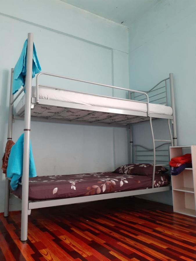 Homestay Idaman Tun Hussein - Harga Untuk 1 Rumah ,1 Bilik ,1 Bilik Air 4 Single Bed - Not Sharing Перай Екстериор снимка