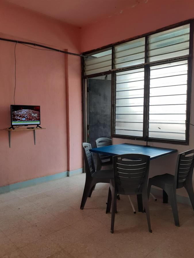 Homestay Idaman Tun Hussein - Harga Untuk 1 Rumah ,1 Bilik ,1 Bilik Air 4 Single Bed - Not Sharing Перай Екстериор снимка